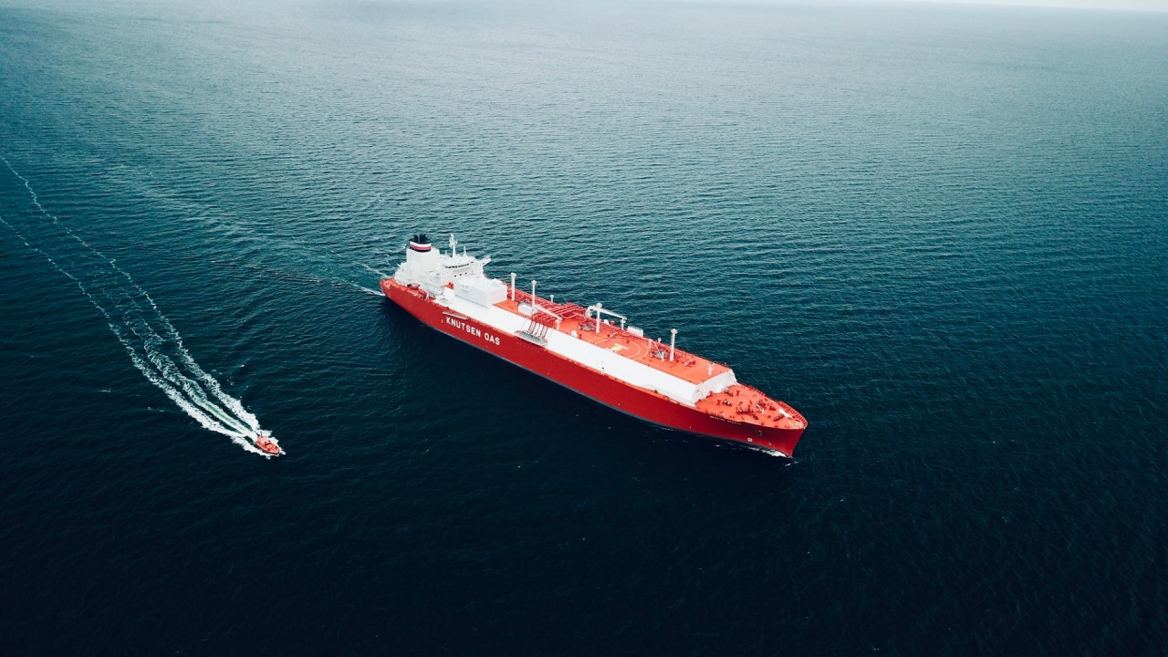 Gazowiec LPG z lotu ptaka.